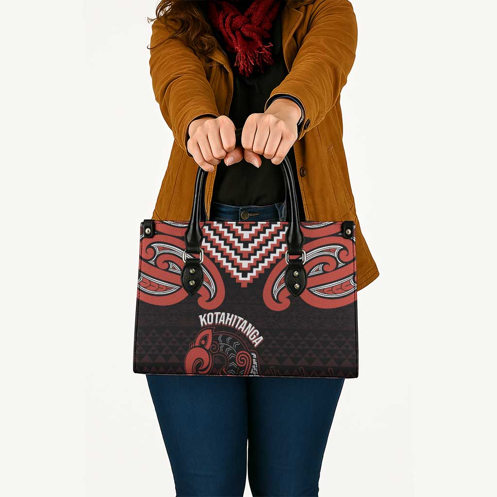 Maori Waitangi Leather Bag Kotahitanga Poutama Mix Whakairo - Aussie Hoodie