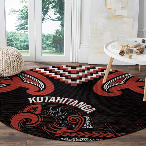 Maori Waitangi Round Carpet Kotahitanga Poutama Mix Whakairo - Aussie Hoodie