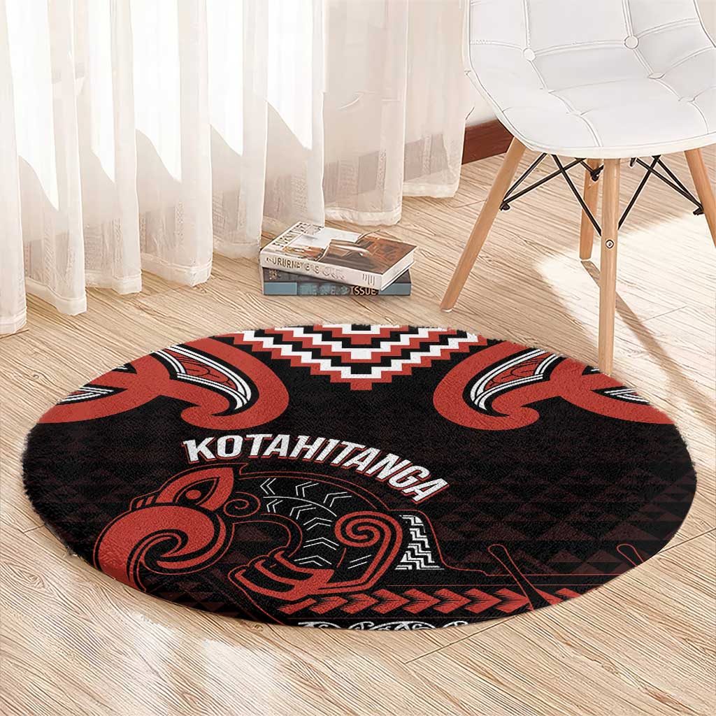 Maori Waitangi Round Carpet Kotahitanga Poutama Mix Whakairo - Aussie Hoodie