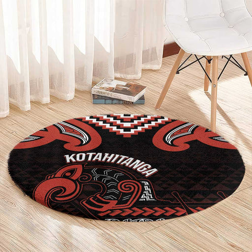 Maori Waitangi Round Carpet Kotahitanga Poutama Mix Whakairo - Aussie Hoodie