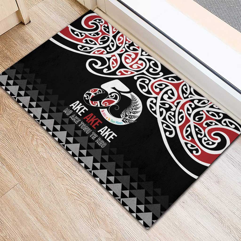 Kia Kaha Te Reo Maori Rubber Doormat 50 Years Mo Ake Tonu Te Reo - Aussie Hoodie