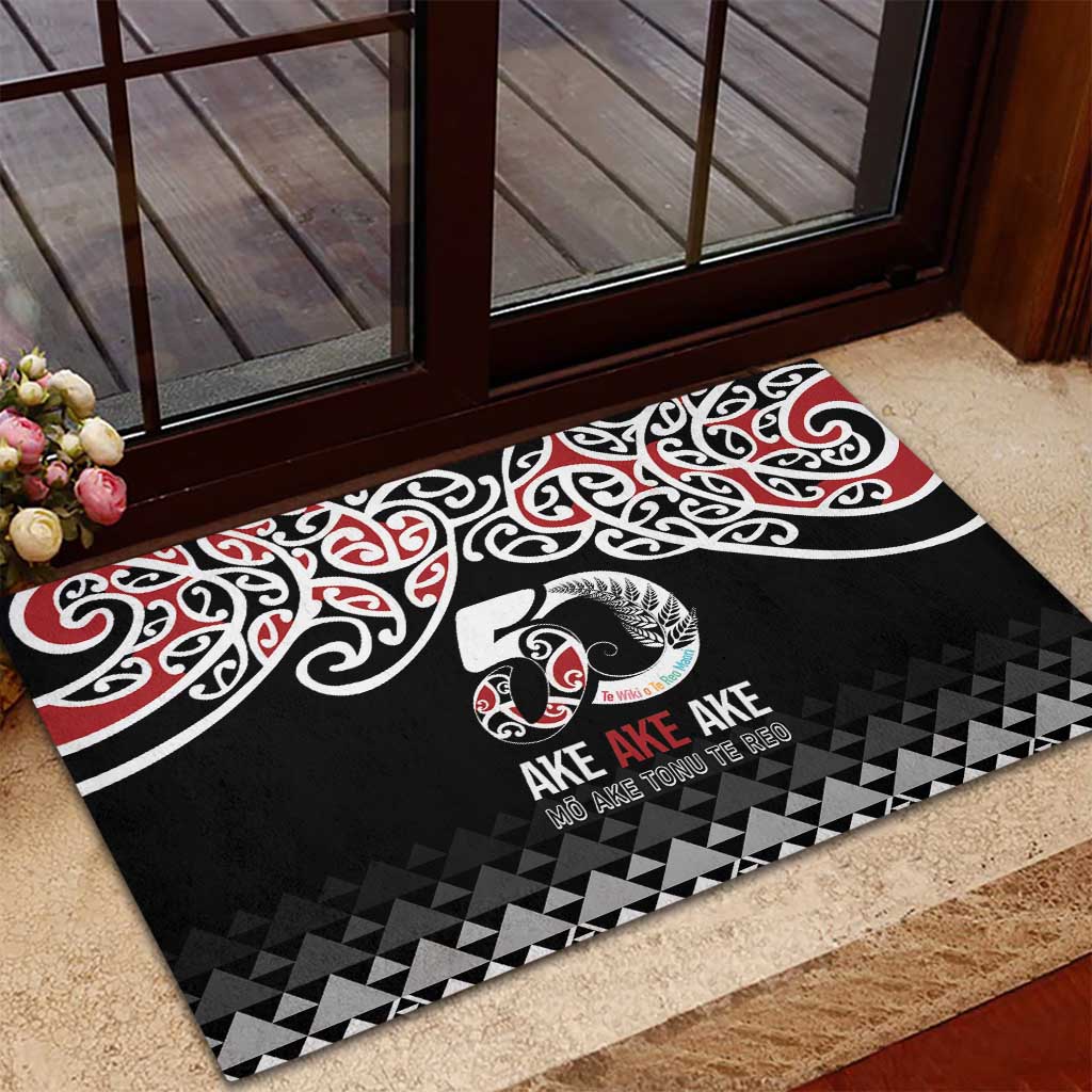 Kia Kaha Te Reo Maori Rubber Doormat 50 Years Mo Ake Tonu Te Reo - Aussie Hoodie
