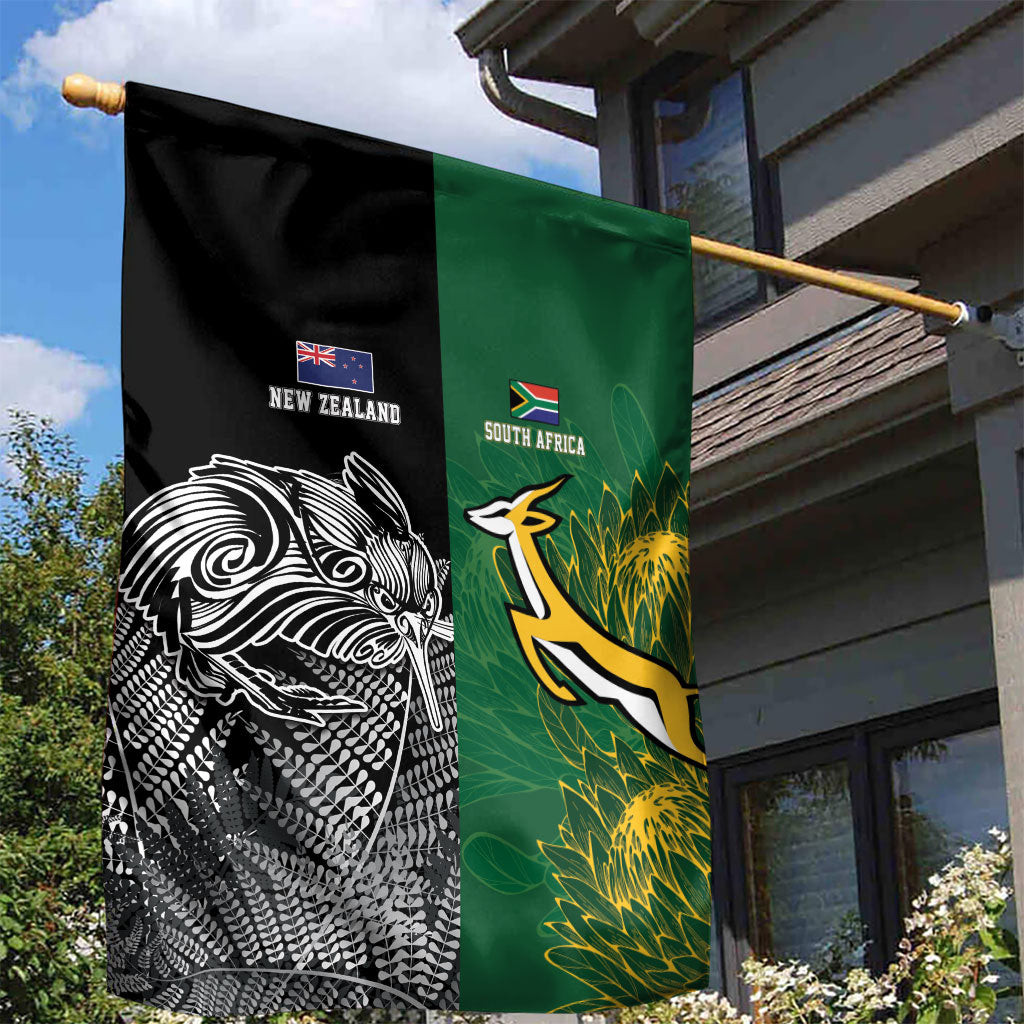 New Zealand - South Africa Greatest Rivals Rugby Garden Flag Kiwi Vs Bokke