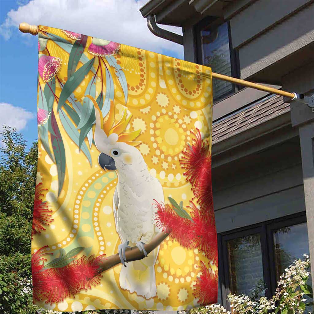 Sulphur-Crested Cockatoo Australia Aboriginal Art Garden Flag NAIDOC Week - Nature Lovers