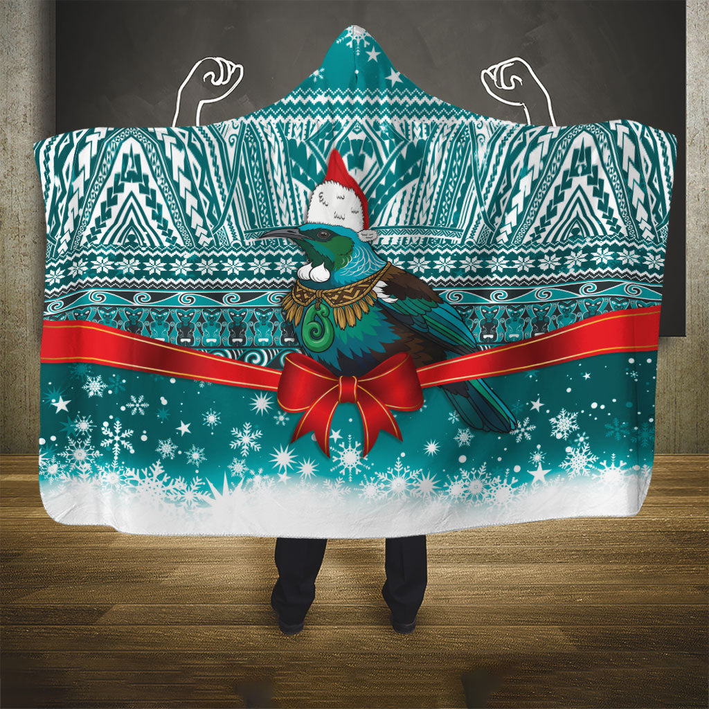 New Zealand Tui Bird Christmas Hooded Blanket Maori Inspired Knitted Patterns