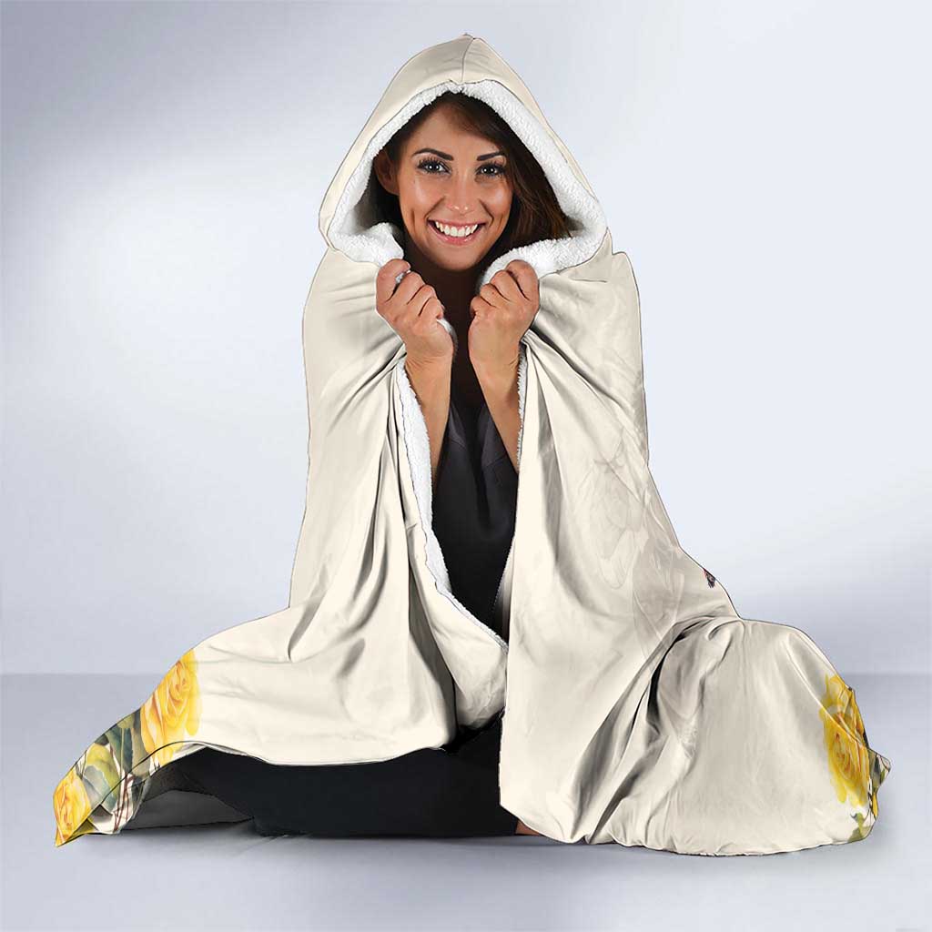 Melbourne Horse Racing Personalised Hooded Blanket Australian Horse With Yellow Roses