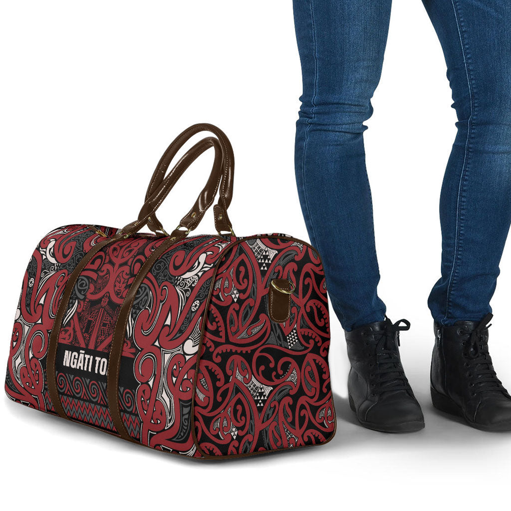 Aotearoa Iwi Ngati Toa Travel Bag Maori Wharenui House Tribal Pattern