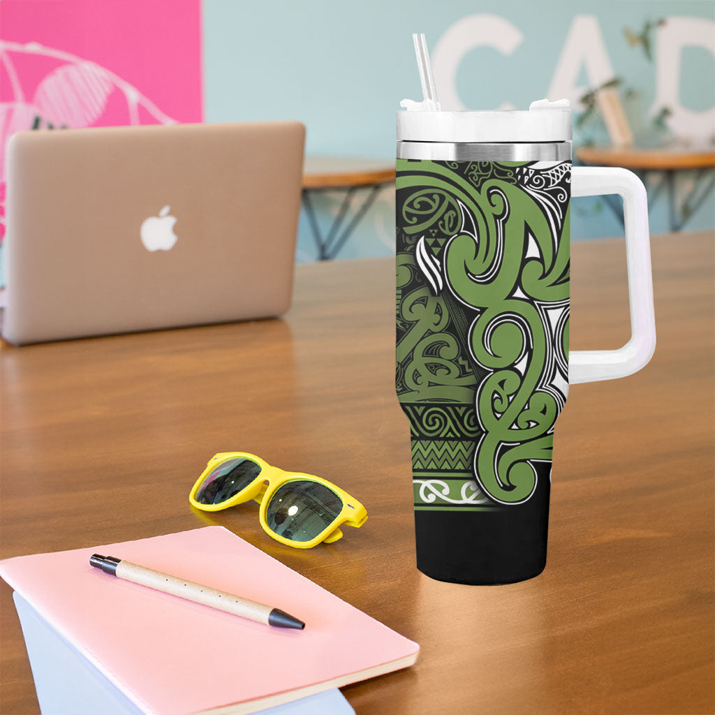 Aotearoa Iwi Ngāti Tama ki Taranaki Trust Tumbler With Handle Maori Wharenui House Tribal Pattern