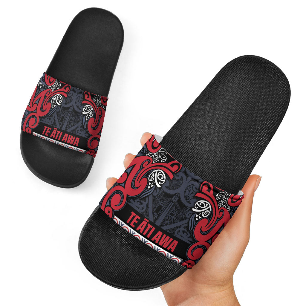 Aotearoa Iwi Te ati Awa Slide Sandals Maori Wharenui House Tribal Pattern