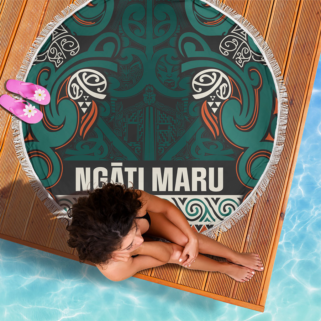 Aotearoa Iwi Ngāti Maru Taranaki Beach Blanket Maori Wharenui House Tribal Pattern
