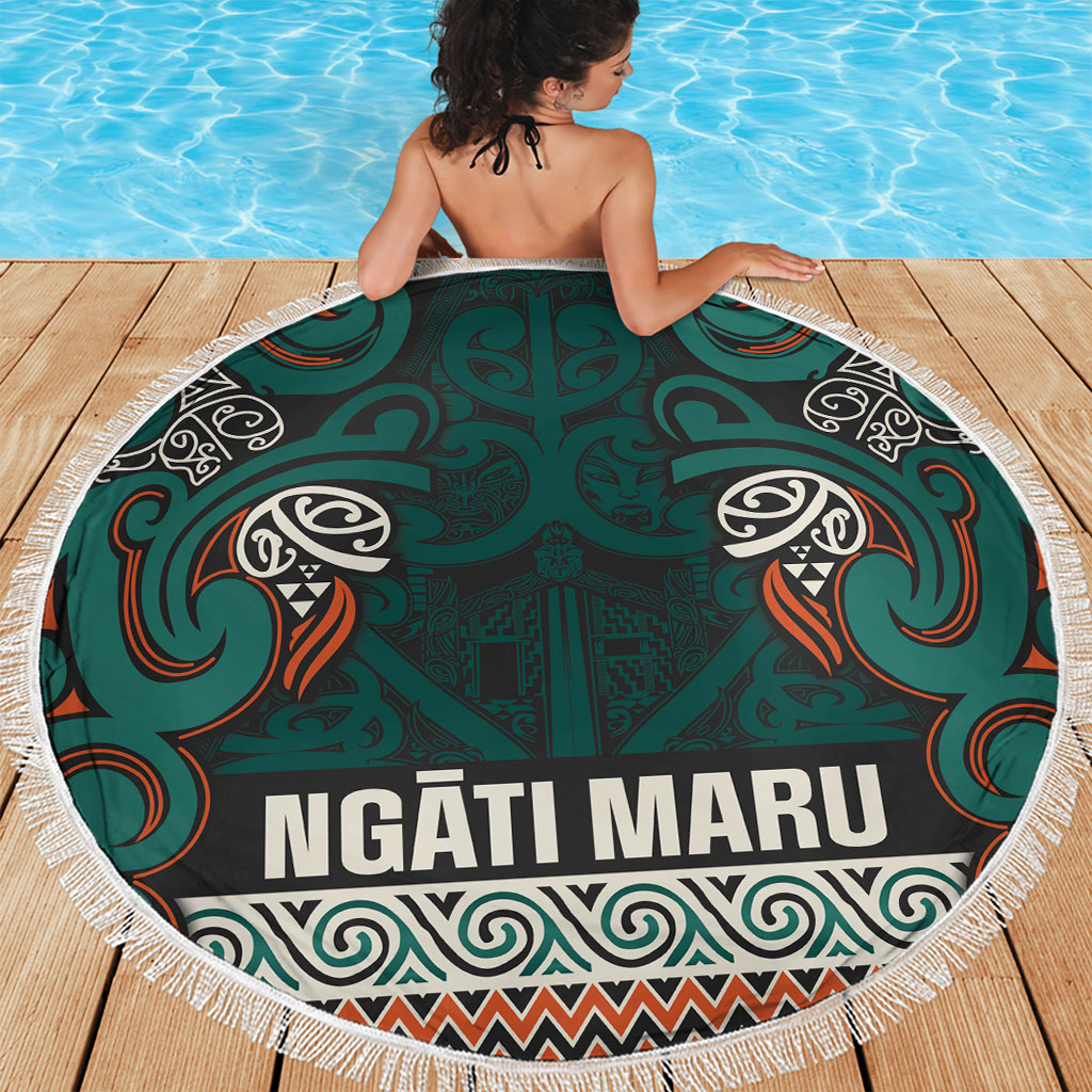 Aotearoa Iwi Ngāti Maru Taranaki Beach Blanket Maori Wharenui House Tribal Pattern