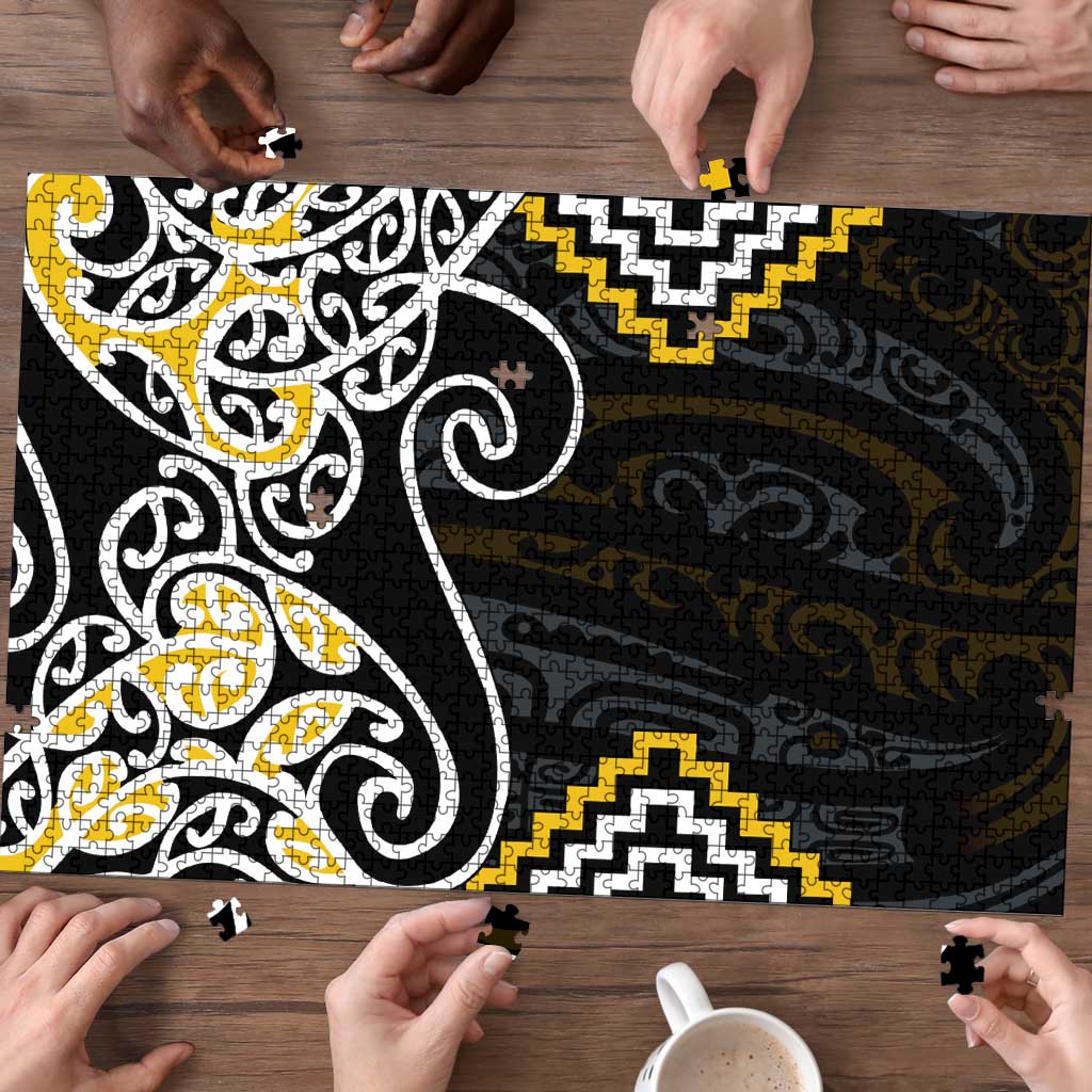 Gold Aotearoa Tukutuku Manawa Tapu Puzzle Ta Moko Toi Maori - Aussie Hoodie