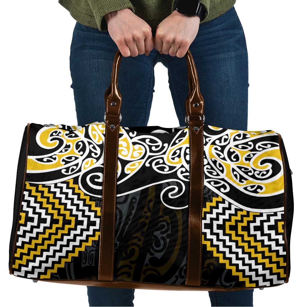 Gold Aotearoa Tukutuku Manawa Tapu Travel Bag Ta Moko Toi Maori - Aussie Hoodie