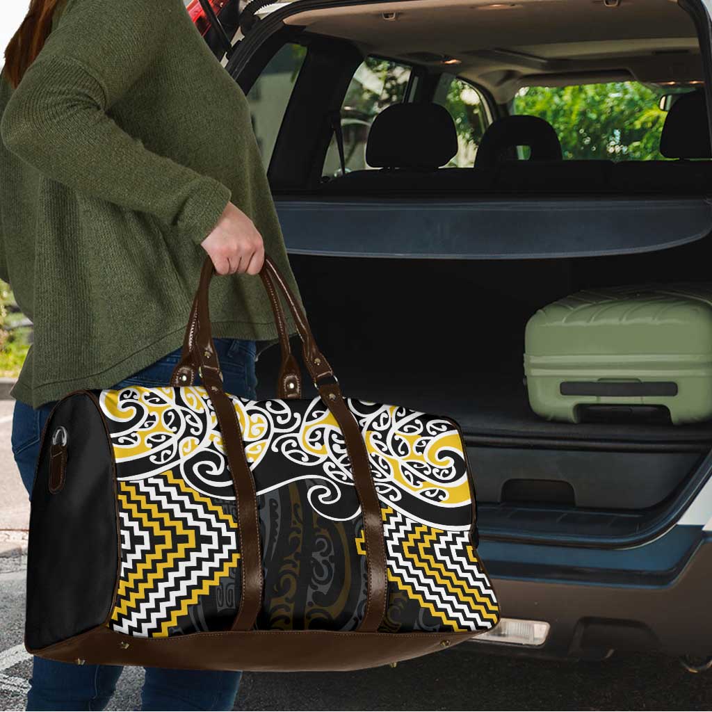 Gold Aotearoa Tukutuku Manawa Tapu Travel Bag Ta Moko Toi Maori - Aussie Hoodie