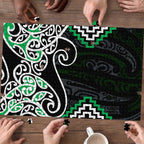 Green Aotearoa Tukutuku Manawa Tapu Puzzle Ta Moko Toi Maori - Aussie Hoodie
