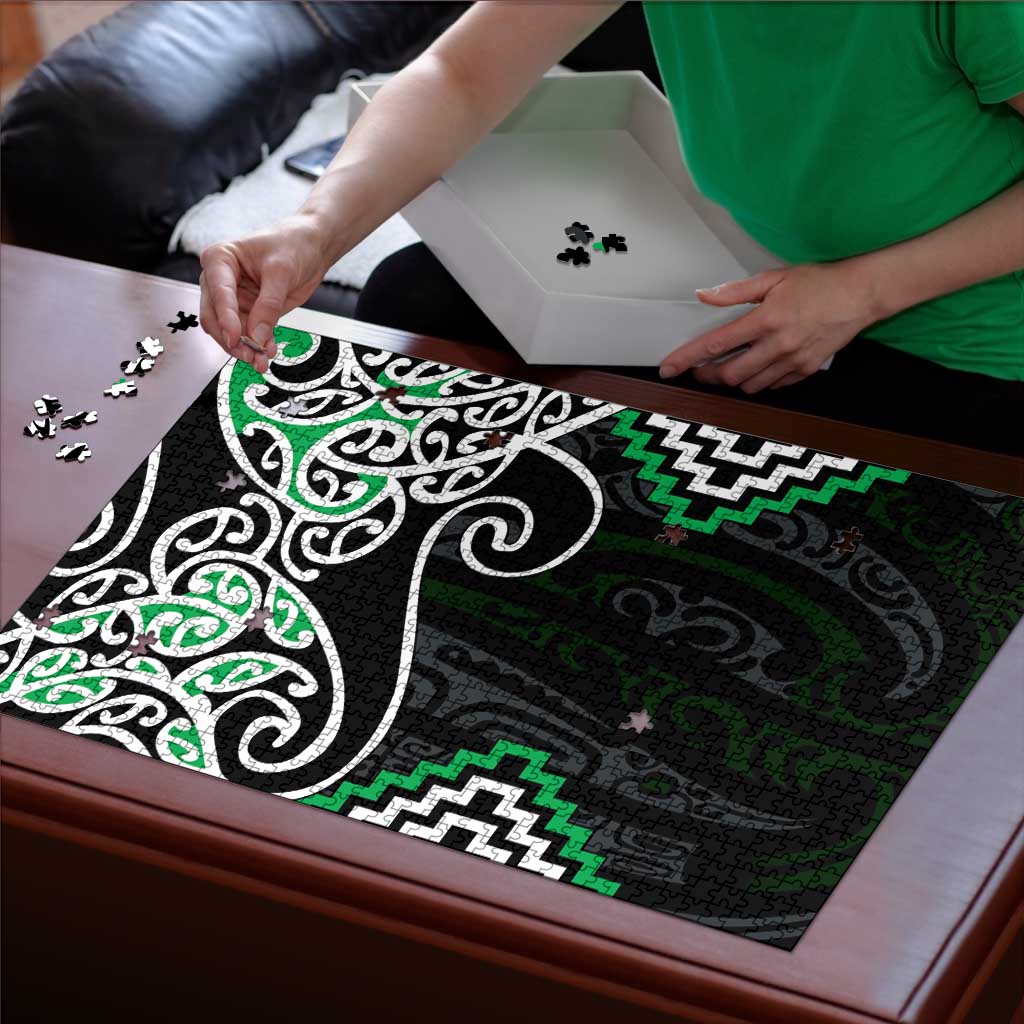 Green Aotearoa Tukutuku Manawa Tapu Puzzle Ta Moko Toi Maori - Aussie Hoodie
