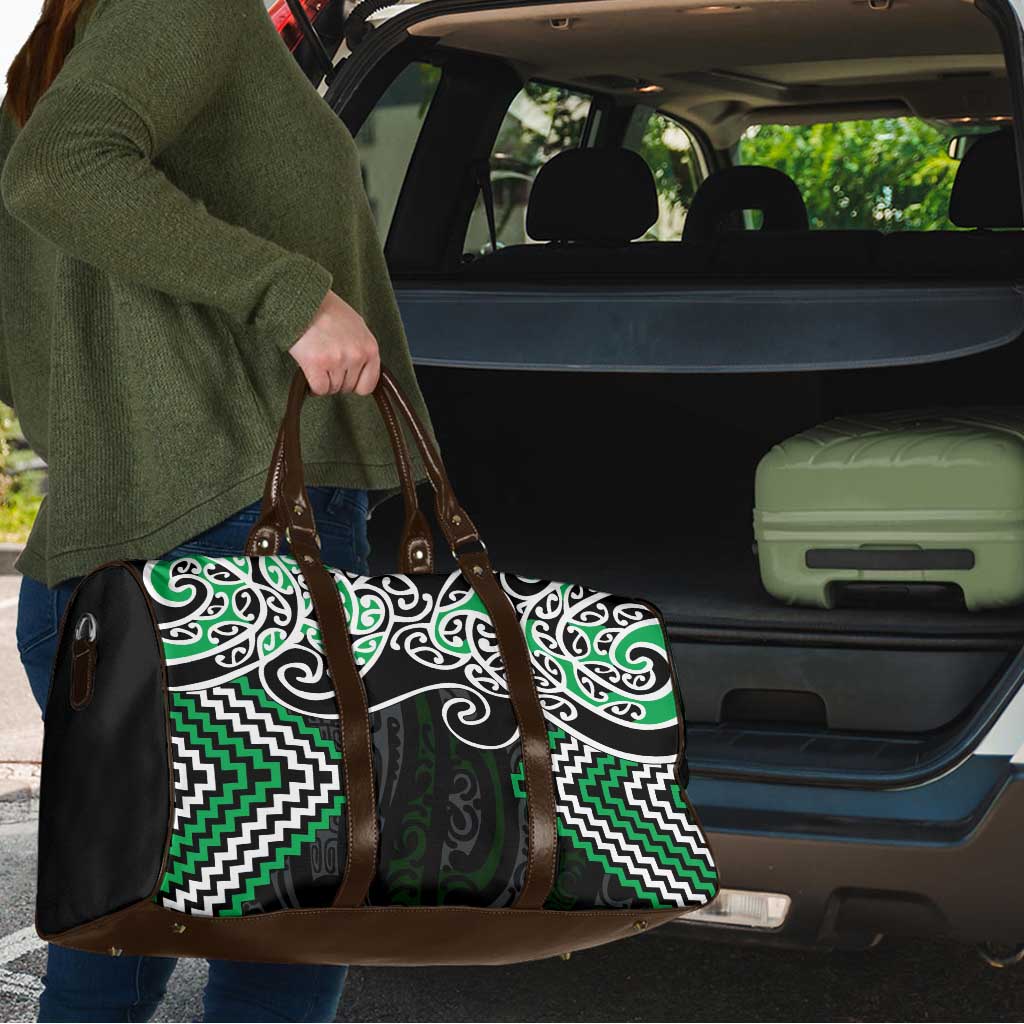 Green Aotearoa Tukutuku Manawa Tapu Travel Bag Ta Moko Toi Maori - Aussie Hoodie