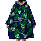 custom-text-and-number-new-zealand-warriors-rugby-wearable-blanket-hoodie-polynesian-style-with-hibiscus