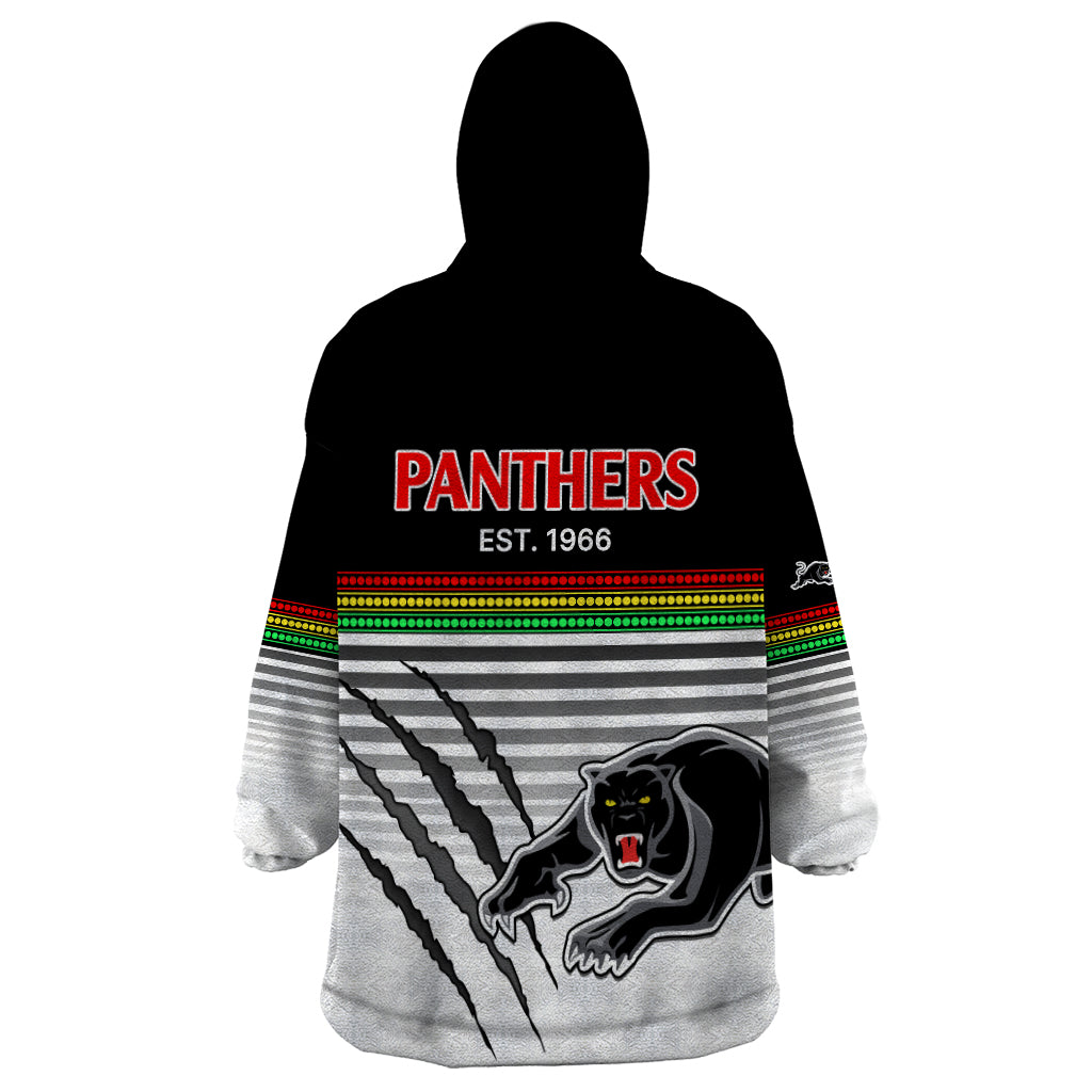 penrith-panthers-rugby-wearable-blanket-hoodie-authentic-permiers-black-version-2023