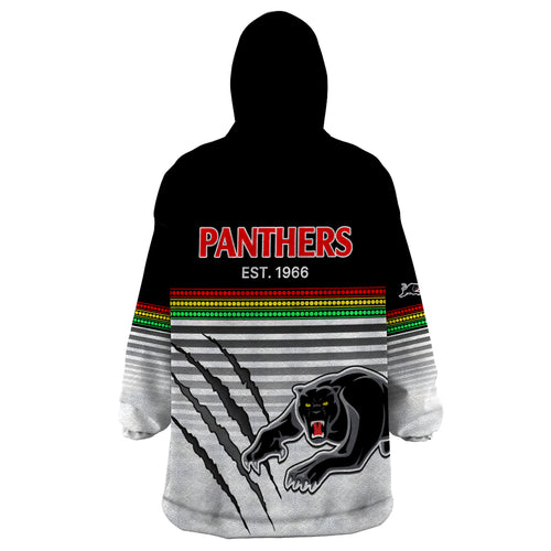 penrith-panthers-rugby-wearable-blanket-hoodie-authentic-permiers-black-version-2023