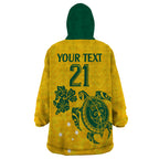 custom-australia-soccer-wearable-blanket-hoodie-socceroos-hibiscus-and-turtle-with-polynesian-pattern