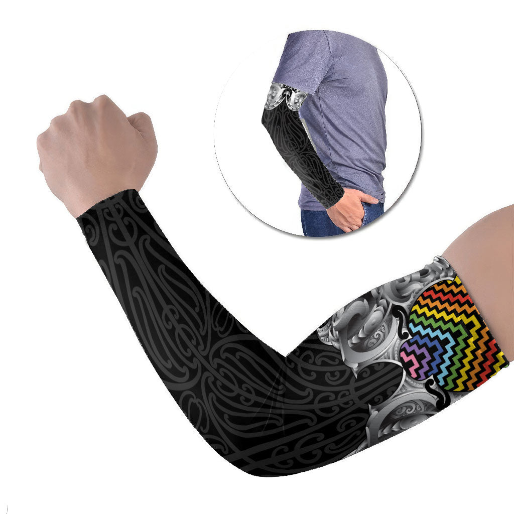 Aotearoa Kowhaiwhai Poutama Rainbow Motif Arm Sleeves