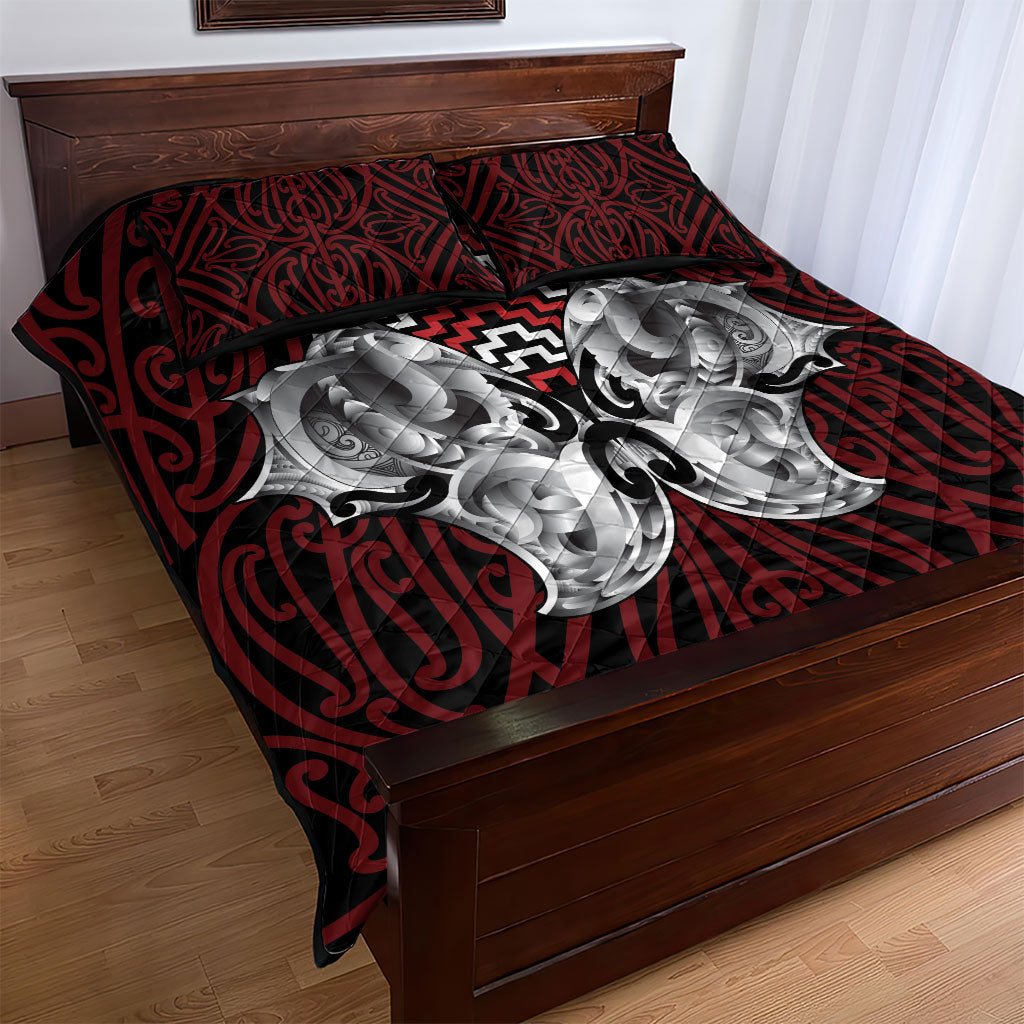 Aotearoa Kowhaiwhai Poutama Red Motif Quilt Bed Set
