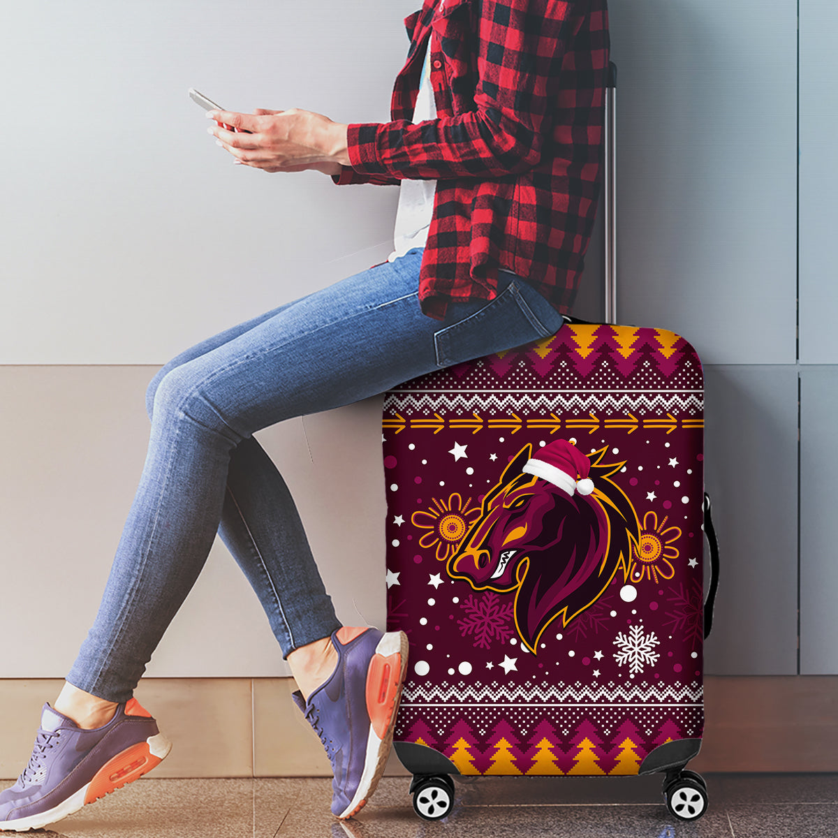 broncos-rugby-luggage-cover-heart-of-all-queenland-2023-christmas-vibe-unique