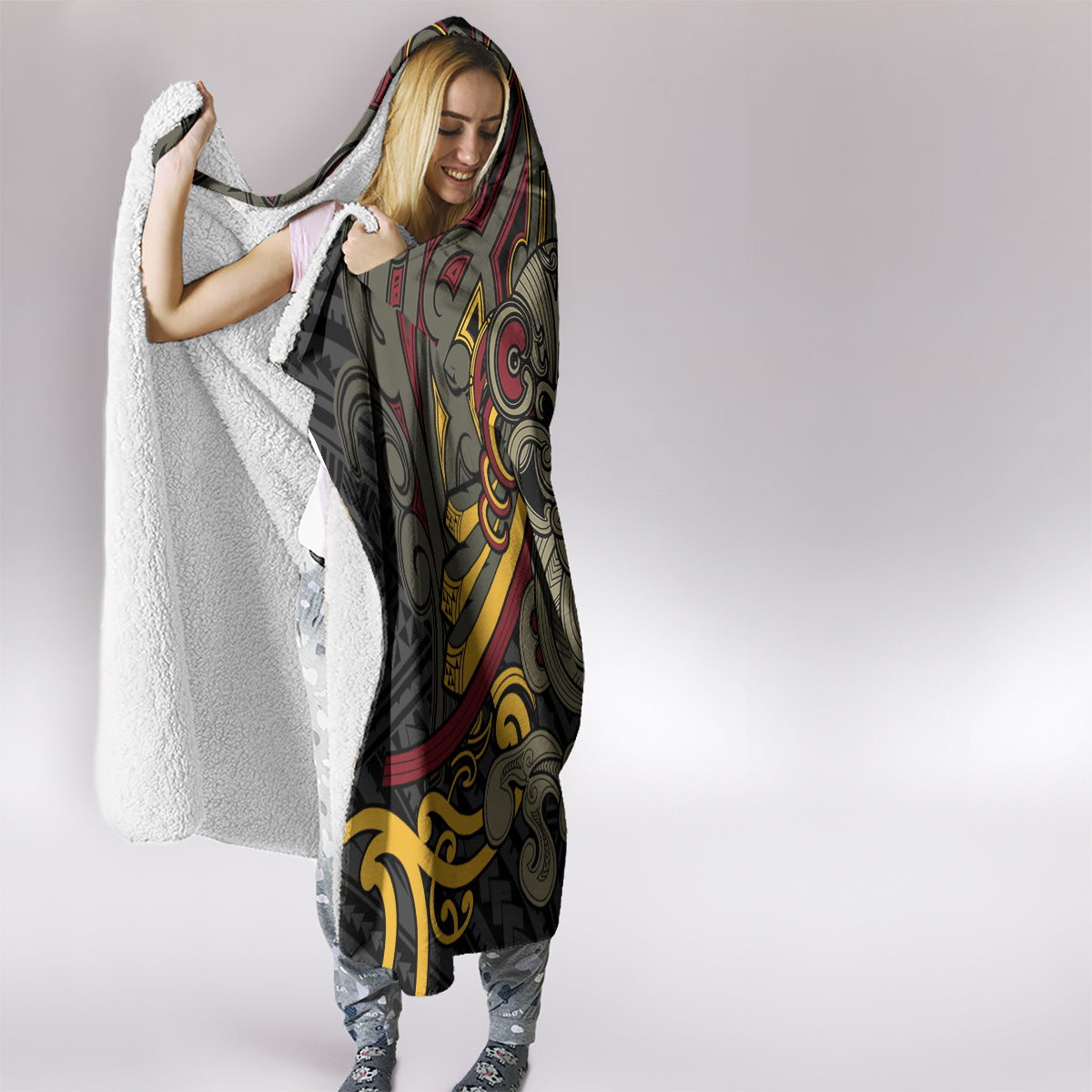 Maori Hei Tiki Tribal Tattoo Hooded Blanket