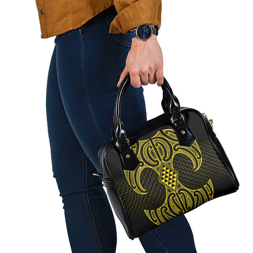 Mahi-dawg Maori Ta Moko Poutama Art Shoulder Handbag