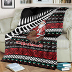 New Zealand Kiwi Santa Christmas Blanket He Wairua Kirihimete - Aussie Hoodie