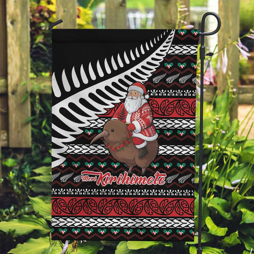 New Zealand Kiwi Santa Christmas Garden Flag He Wairua Kirihimete - Aussie Hoodie