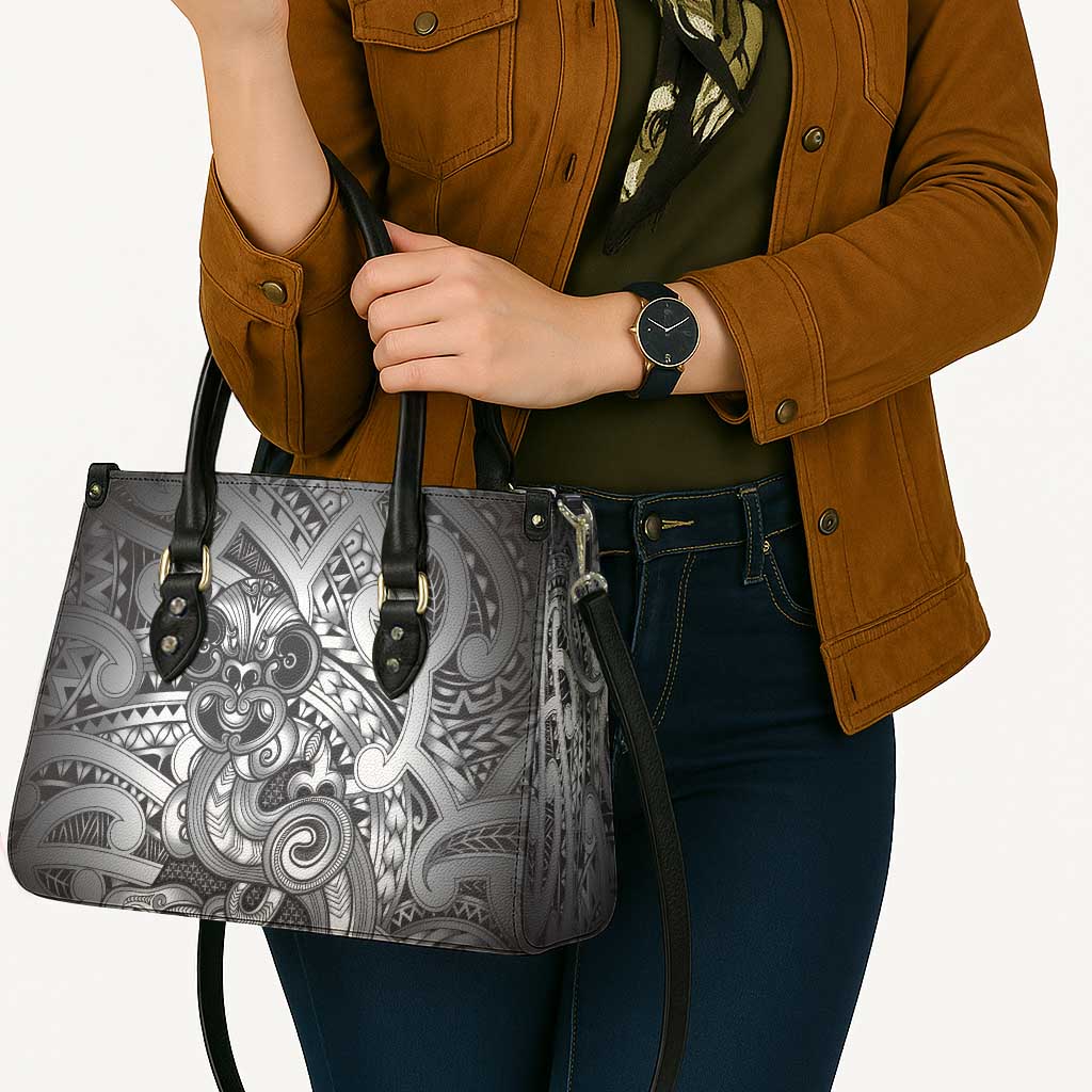 Aotearoa Maori Hei Tiki Leather Bag Kiwikiwi Kowhaiwhai Puhoro Motif