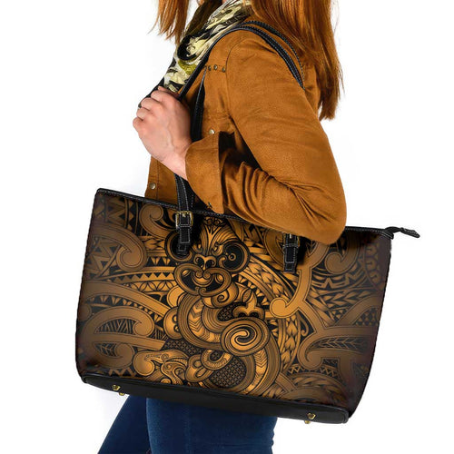 Aotearoa Maori Hei Tiki Leather Tote Bag Koura Kowhaiwhai Puhoro Motif