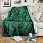 Aotearoa Maori Hei Tiki Blanket Kakariki Kowhaiwhai Puhoro Motif