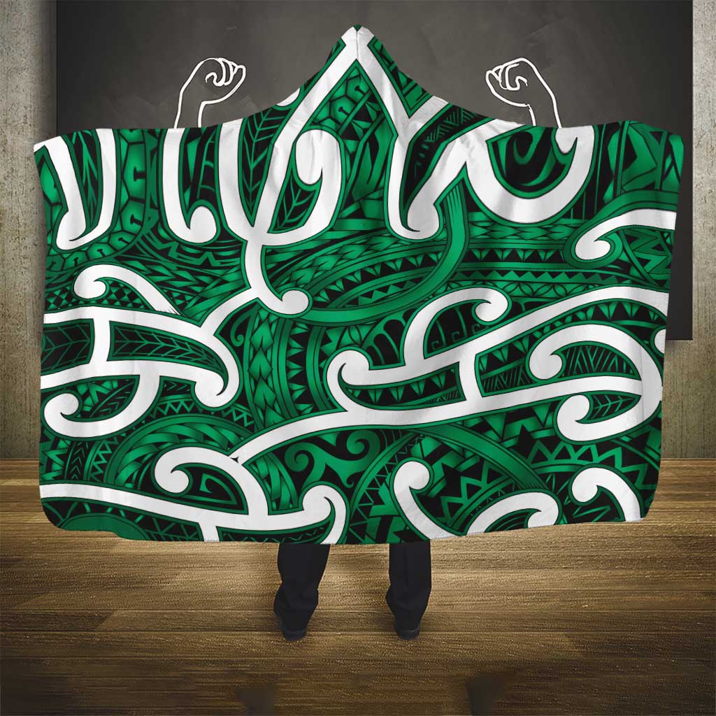Aotearoa Maori Kowhaiwhai Hooded Blanket Kakariki Puhoro and Patiki