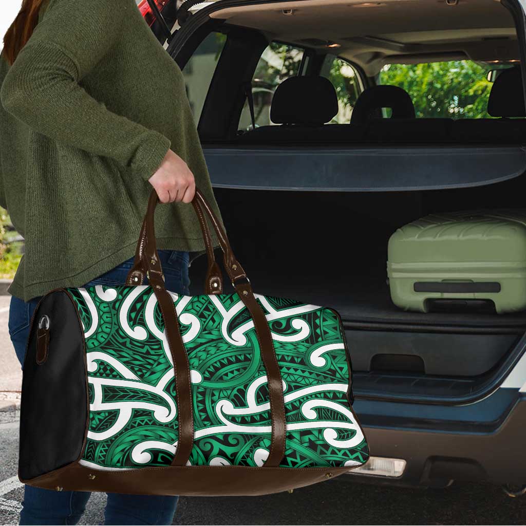 Aotearoa Maori Kowhaiwhai Travel Bag Kakariki Puhoro and Patiki