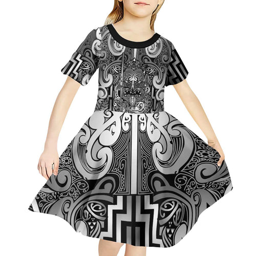 Custom New Zealand Taiaha Maori Kid Short Sleeve Dress Kiwikiwi Minimalist Silver Fern Tukutuku Motif