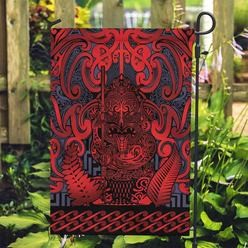 New Zealand Taiaha Maori Garden Flag Whero Minimalist Silver Fern Tukutuku Motif