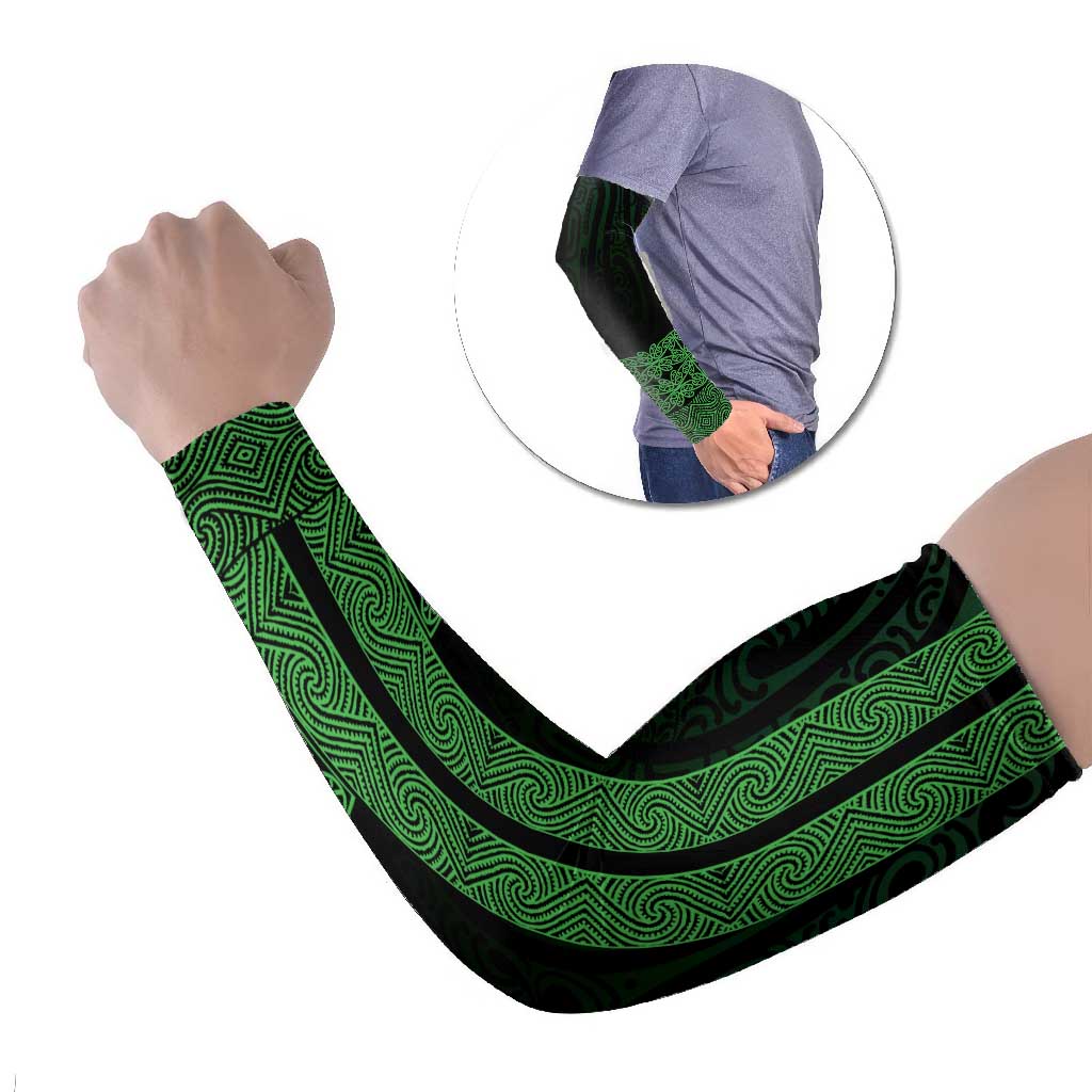 New Zealand Maori Kowhaiwhai Arm Sleeves Kakariki Maui and Mangopare - Aussie Hoodie