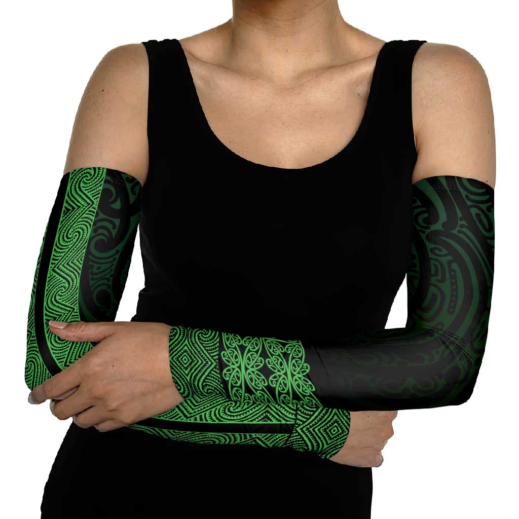 New Zealand Maori Kowhaiwhai Arm Sleeves Kakariki Maui and Mangopare - Aussie Hoodie