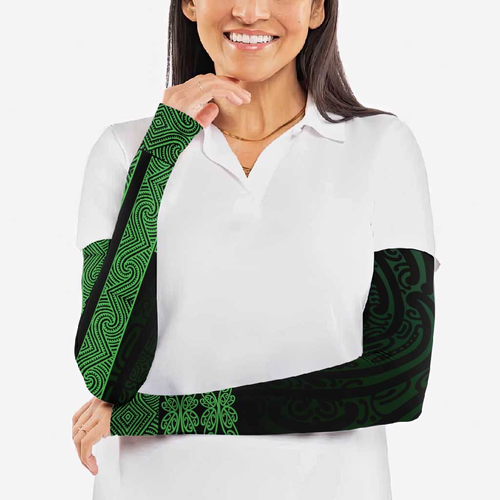 New Zealand Maori Kowhaiwhai Arm Sleeves Kakariki Maui and Mangopare - Aussie Hoodie