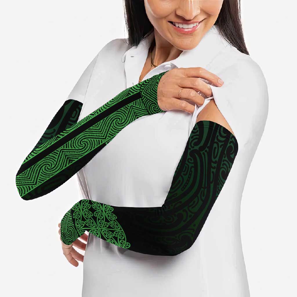 New Zealand Maori Kowhaiwhai Arm Sleeves Kakariki Maui and Mangopare - Aussie Hoodie