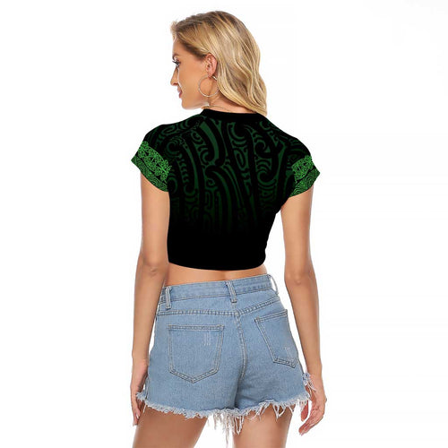 New Zealand Maori Kowhaiwhai Raglan Cropped T Shirt Kakariki Maui and Mangopare