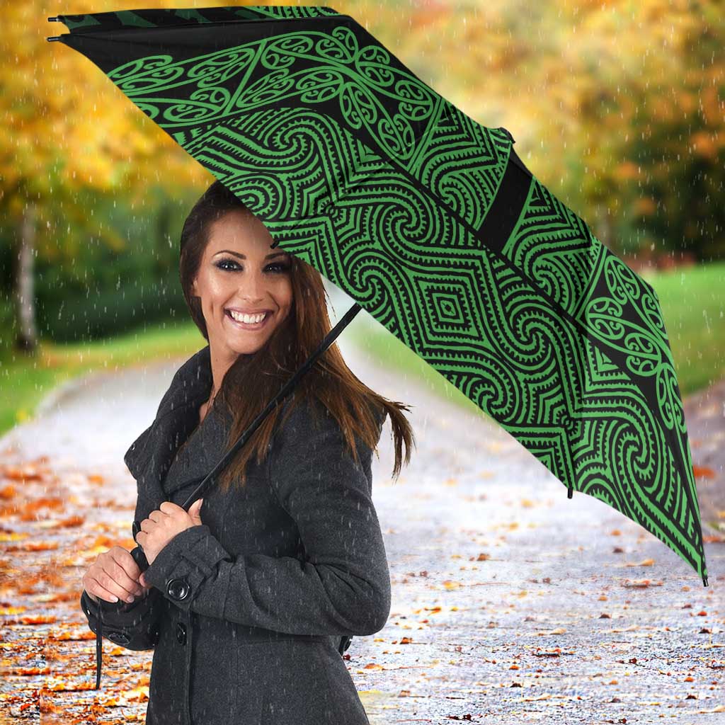 New Zealand Maori Kowhaiwhai Umbrella Kakariki Maui and Mangopare - Aussie Hoodie