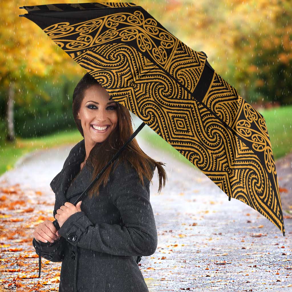 New Zealand Maori Kowhaiwhai Umbrella Karaka Maui and Mangopare - Aussie Hoodie