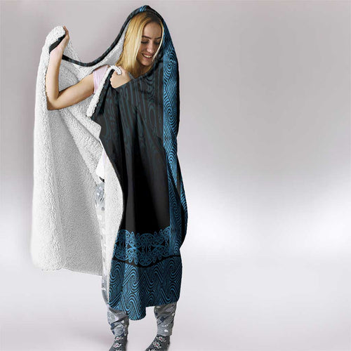 New Zealand Maori Kowhaiwhai Hooded Blanket Kikorangi Maui and Mangopare