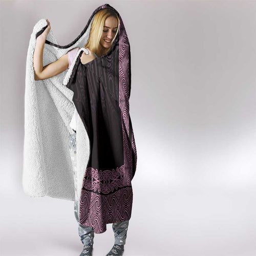 New Zealand Maori Kowhaiwhai Hooded Blanket Mawhero Maui and Mangopare