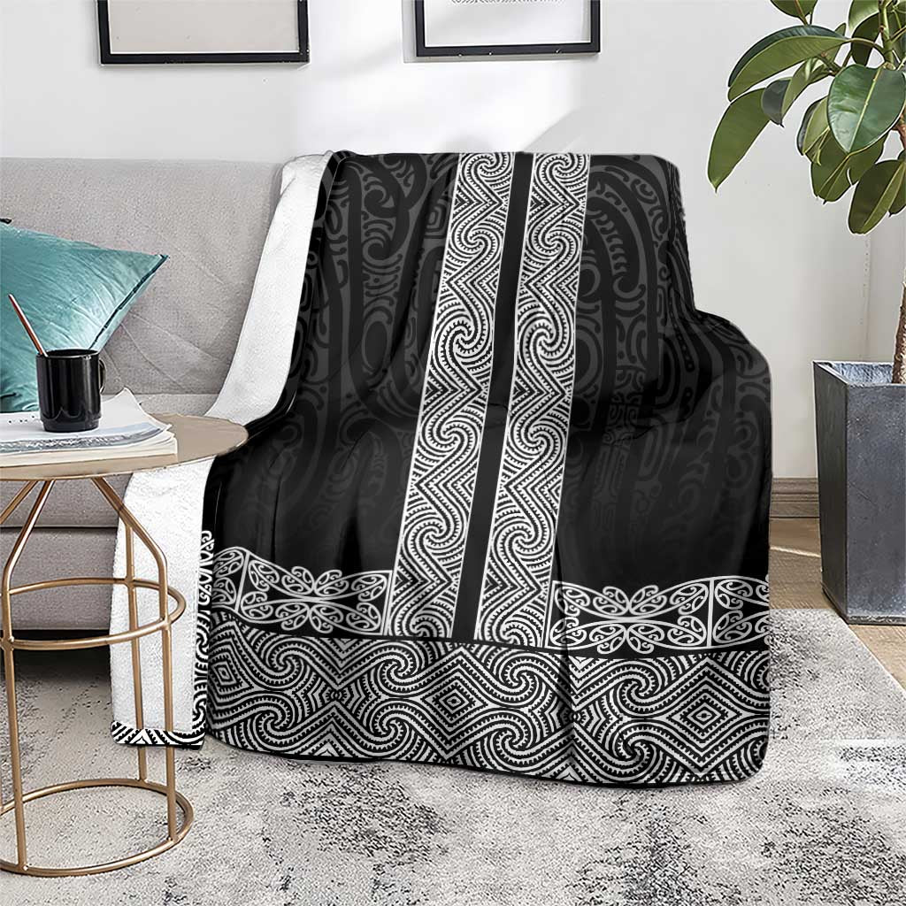 New Zealand Maori Kowhaiwhai Blanket Pango Maui and Mangopare