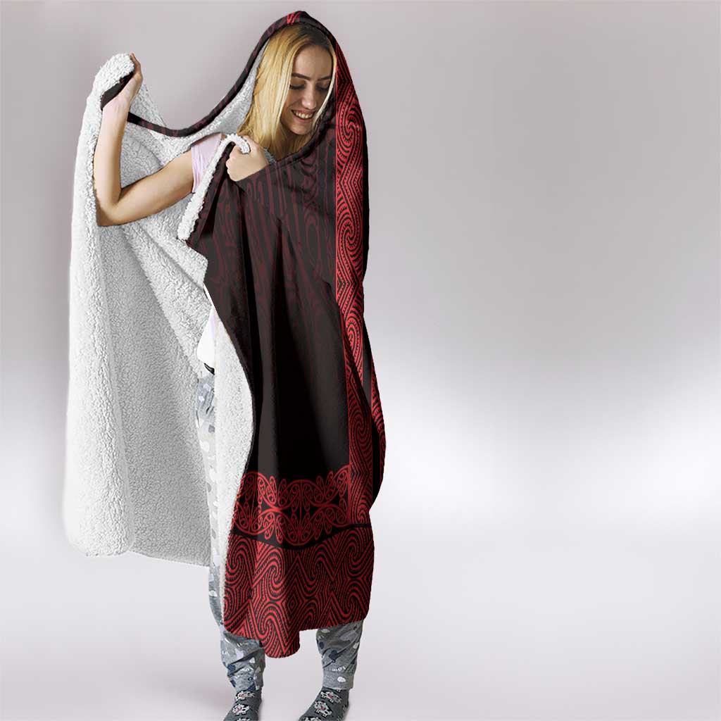 New Zealand Maori Kowhaiwhai Hooded Blanket Whero Maui and Mangopare